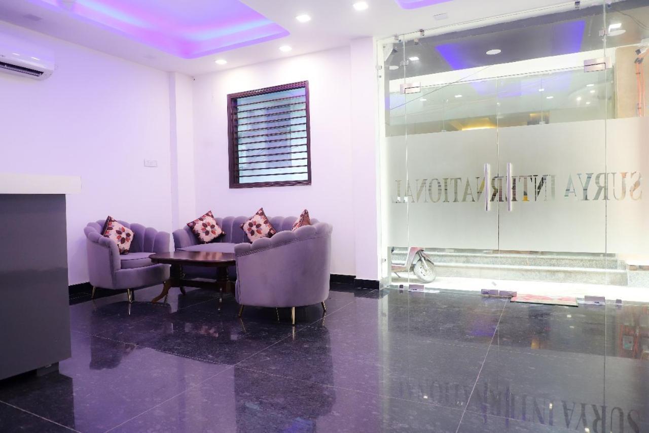 Surya International Bed and Breakfast New Delhi Eksteriør billede