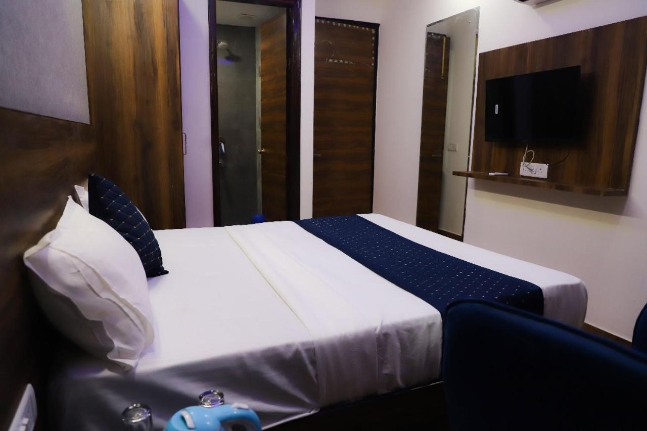 Surya International Bed and Breakfast New Delhi Eksteriør billede