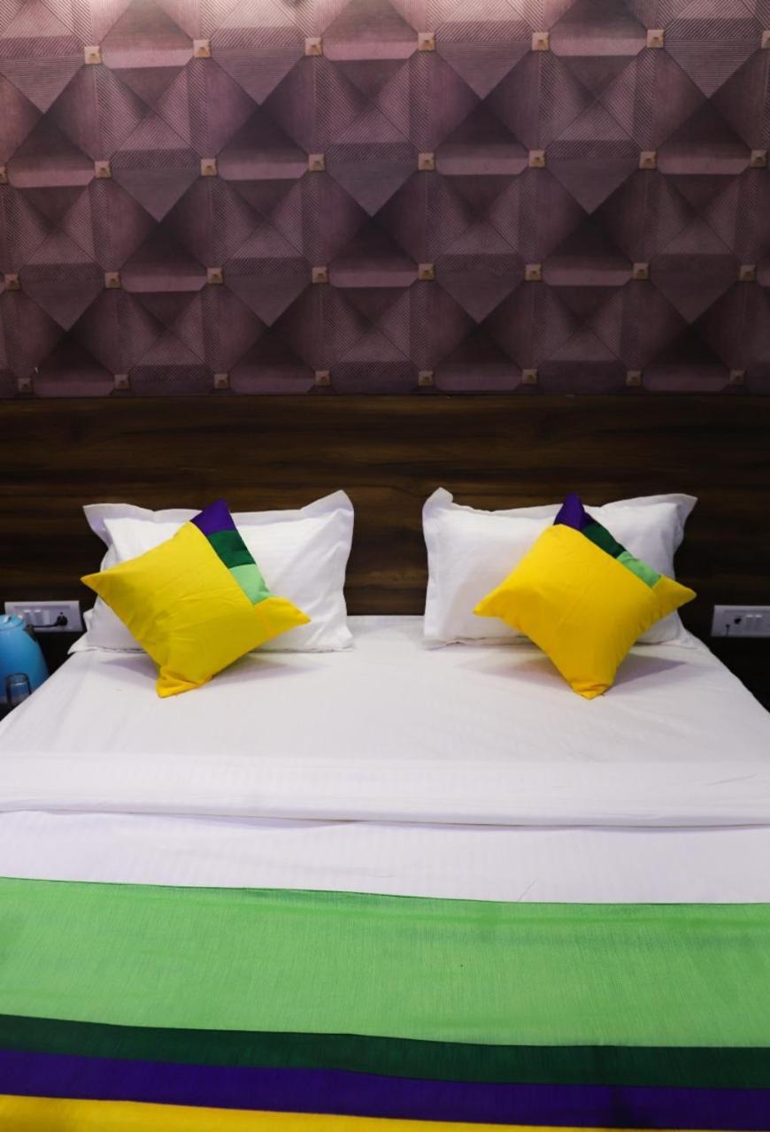 Surya International Bed and Breakfast New Delhi Eksteriør billede