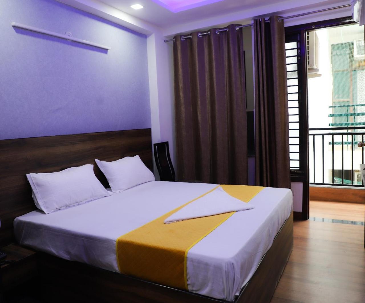 Surya International Bed and Breakfast New Delhi Eksteriør billede