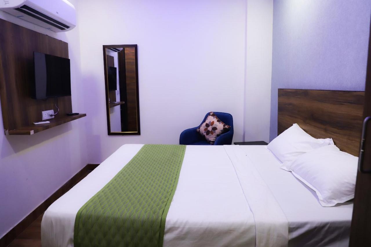 Surya International Bed and Breakfast New Delhi Eksteriør billede