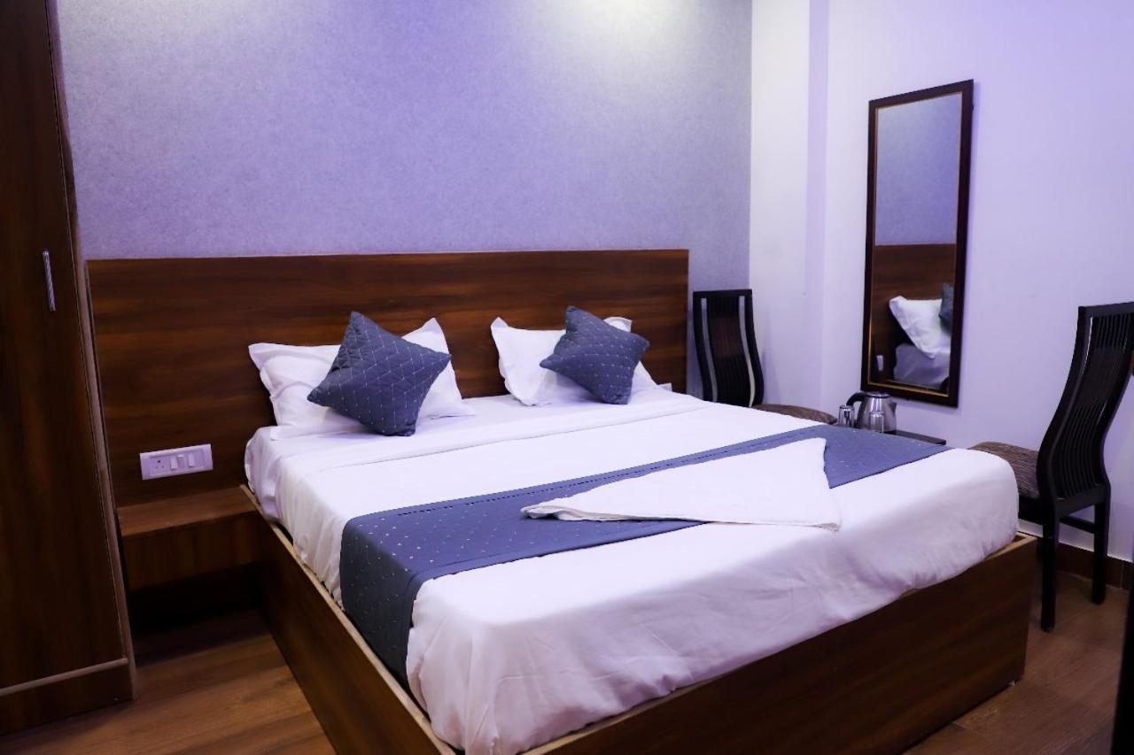 Surya International Bed and Breakfast New Delhi Eksteriør billede