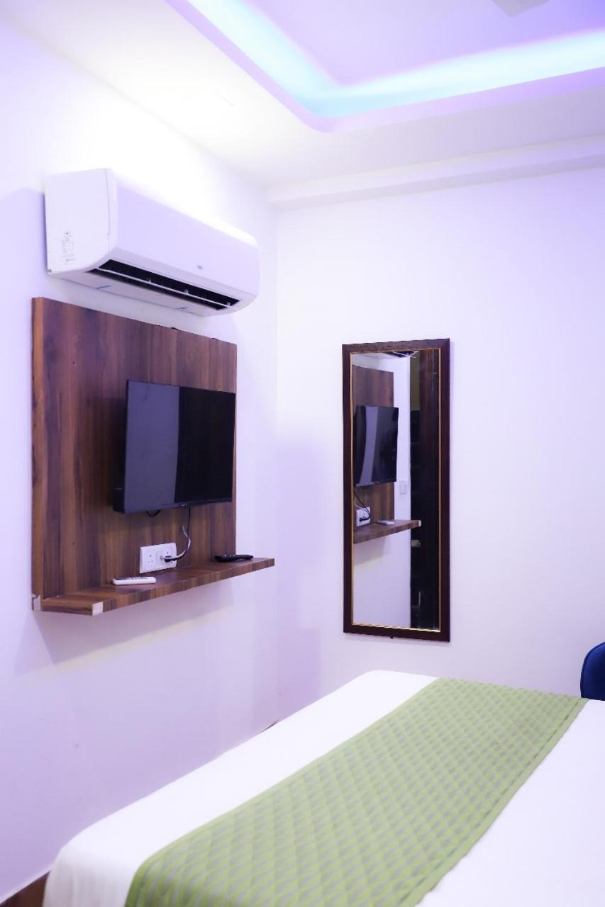 Surya International Bed and Breakfast New Delhi Eksteriør billede