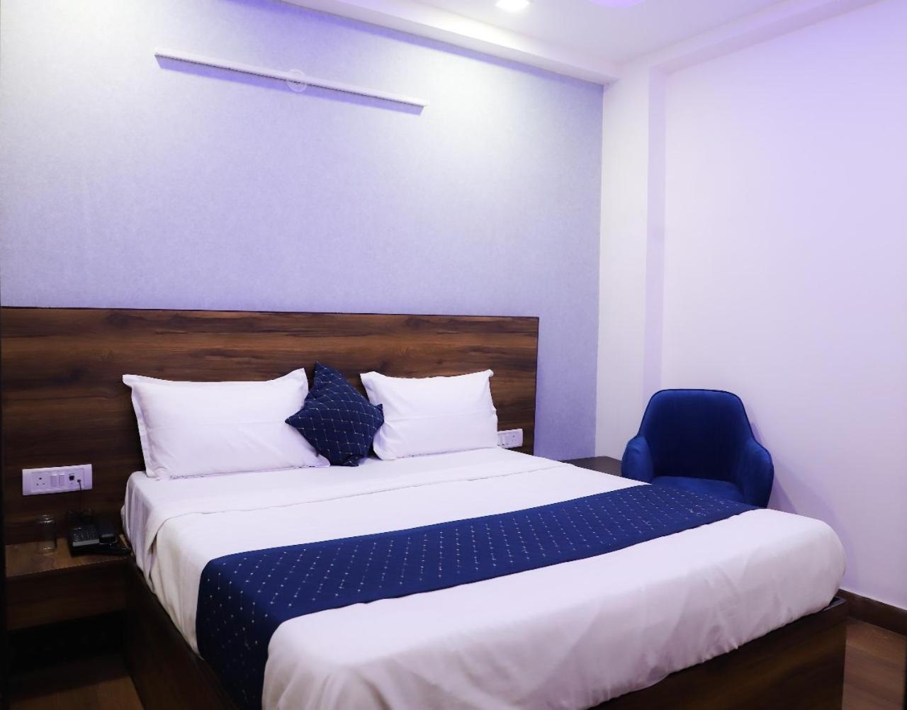 Surya International Bed and Breakfast New Delhi Eksteriør billede