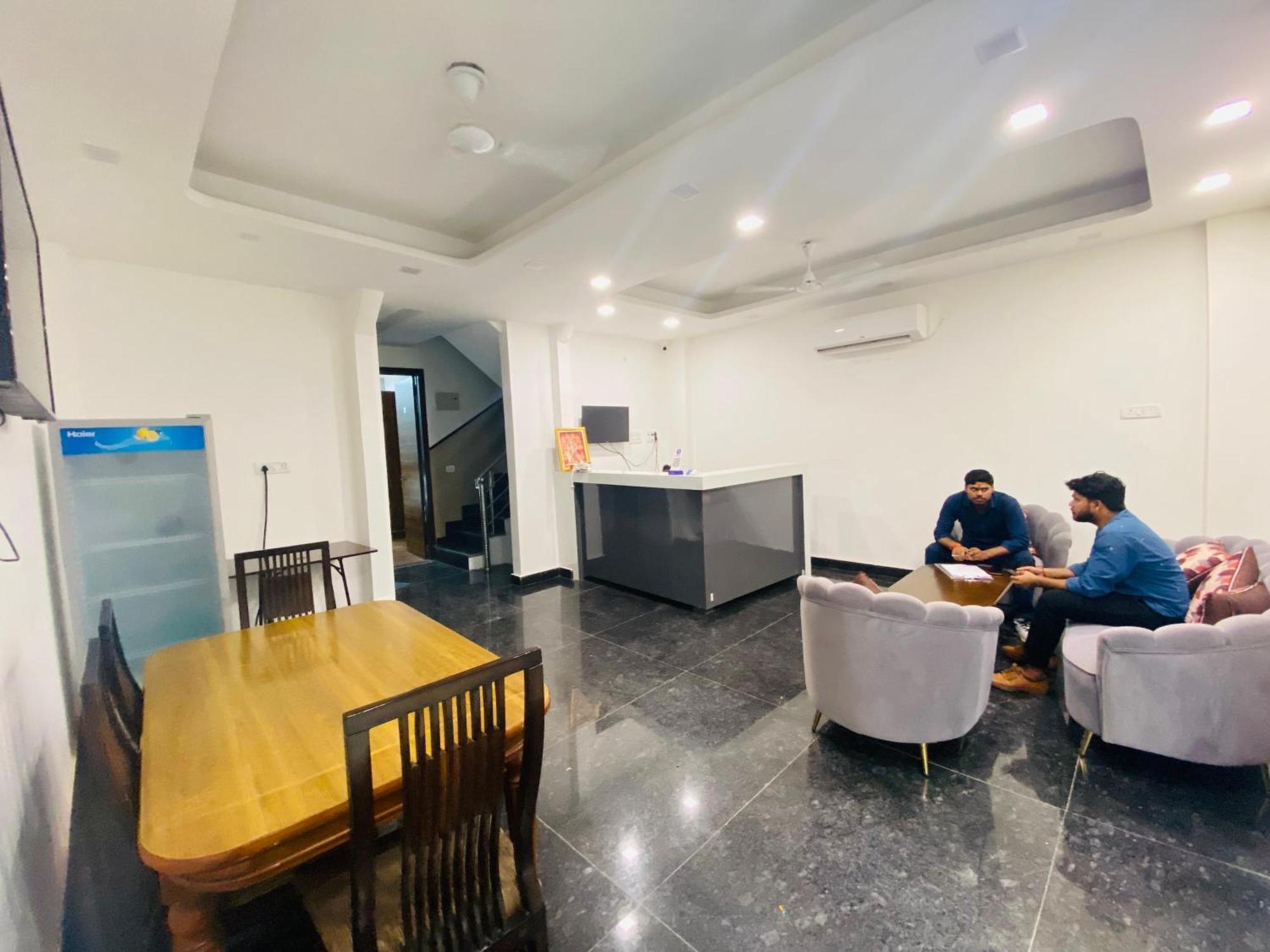 Surya International Bed and Breakfast New Delhi Eksteriør billede