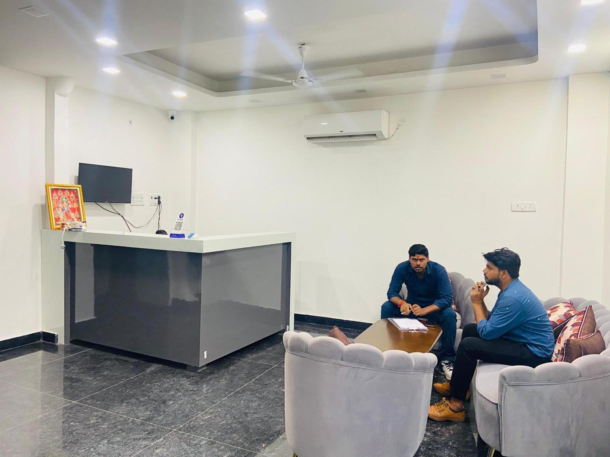 Surya International Bed and Breakfast New Delhi Eksteriør billede