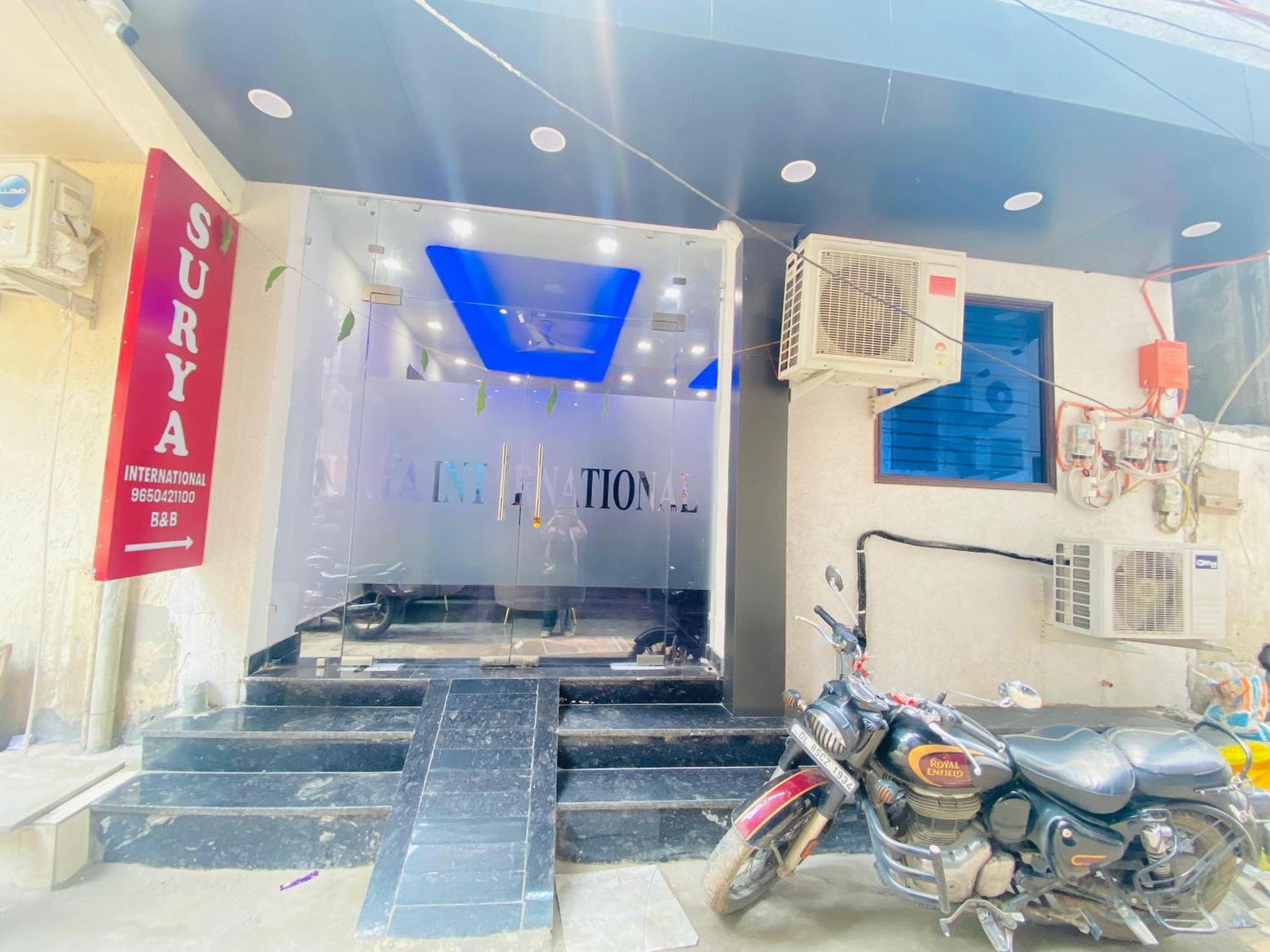 Surya International Bed and Breakfast New Delhi Eksteriør billede