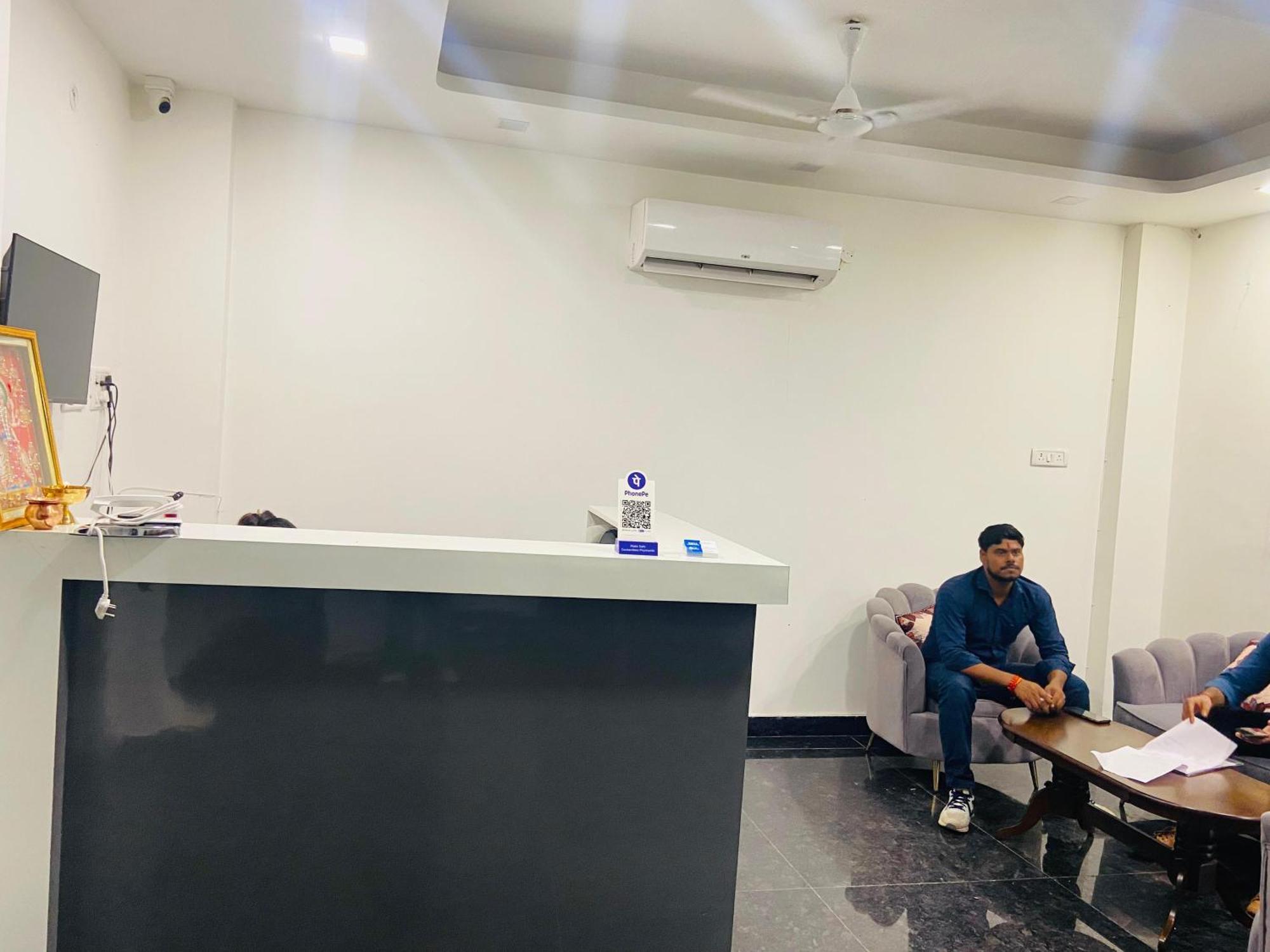 Surya International Bed and Breakfast New Delhi Eksteriør billede
